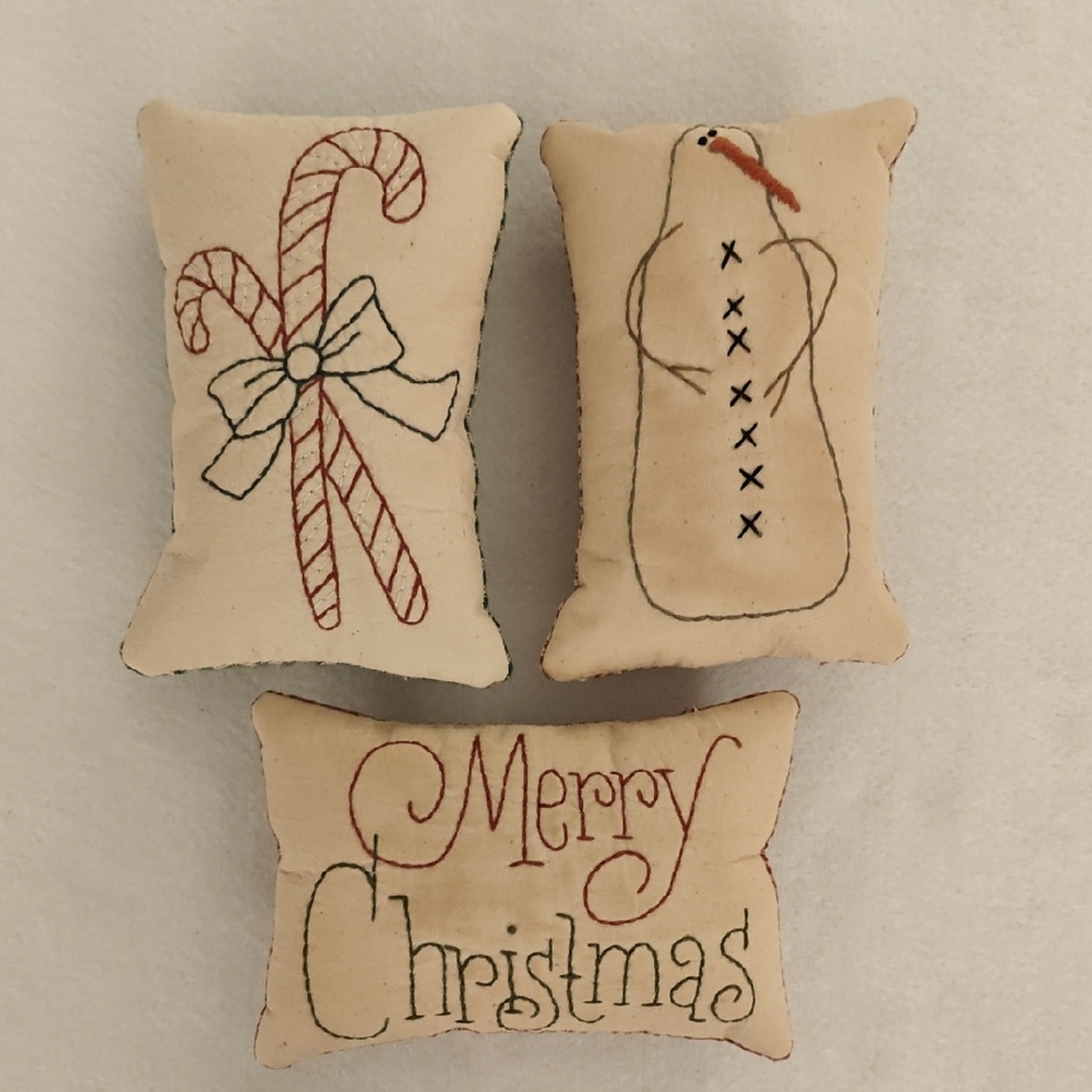Holiday Cheer Pillow Trio - Cream and Red